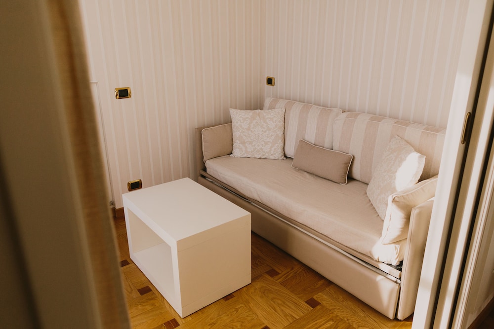 Junior Suite - Photo 6
