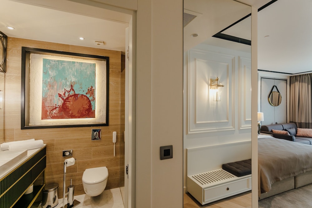 Junior Suite, Balcony, Partial Sea View - Photo 7