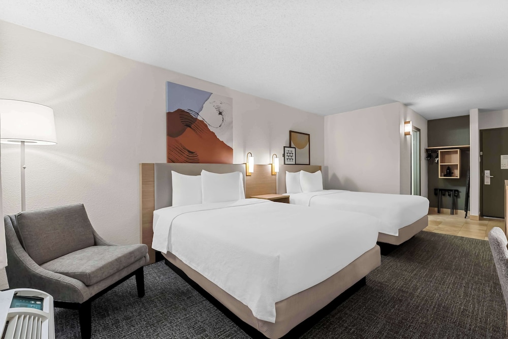 Room, 2 Queen Beds - Photo 3