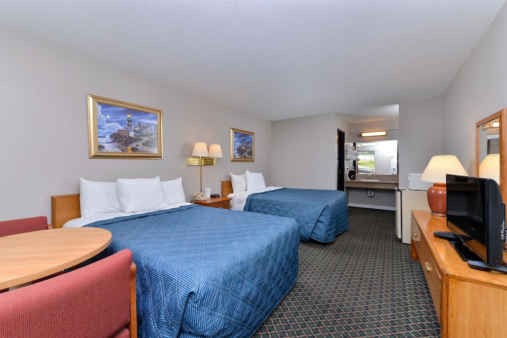 Room, 2 Double Beds, Non Smoking - Photo 2