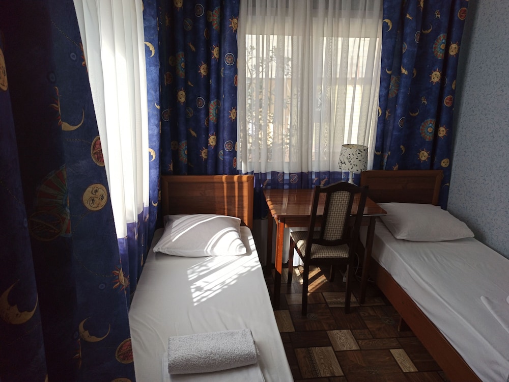 Basic Twin Room photo 1