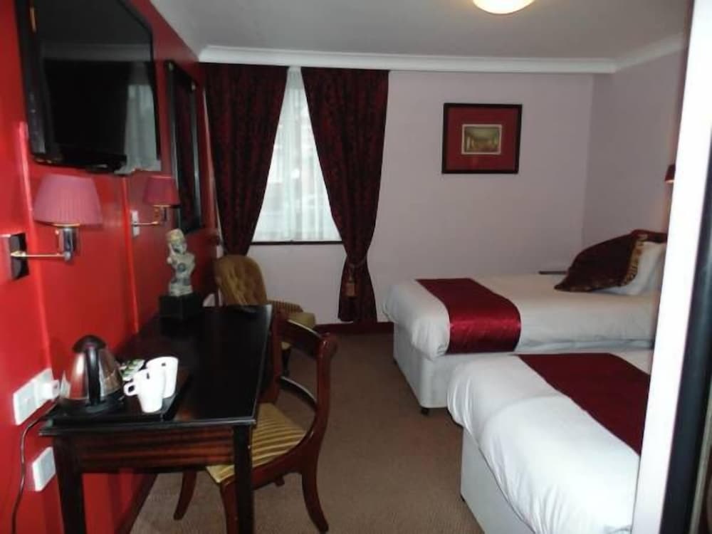 Twin Room, Ensuite photo 2