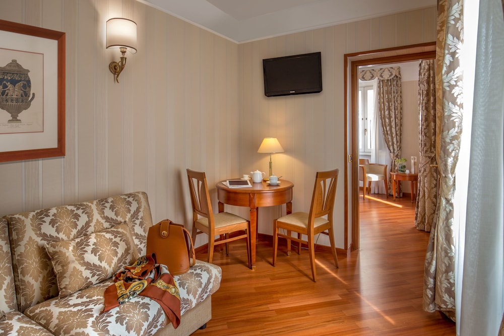 Triple Room photo 3