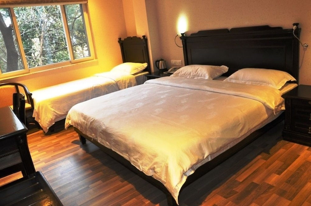 Superior Twin Room, 1 Bedroom, Non Smoking, Garden View photo 3