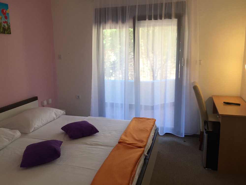 Standard Double Room, Balcony, City View photo 2