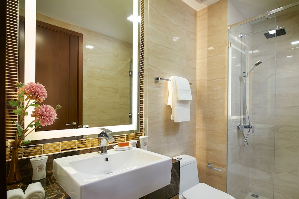 Deluxe Suite, Urban view - Photo 3