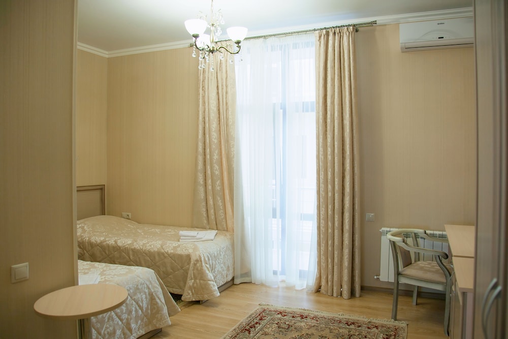 Standard Room, 1 Double or 2 Twin Beds photo 3