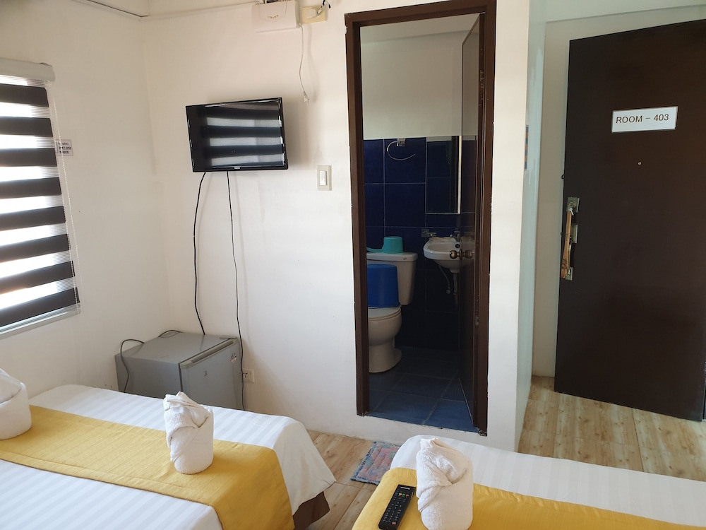 Basic Quadruple Room - Photo 4