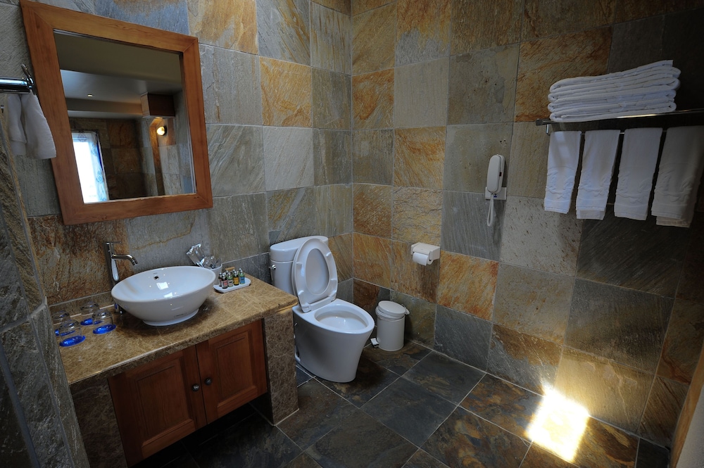Quadruple Room (E) photo 2