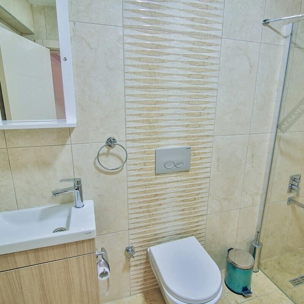 Classic Quadruple Room, 1 Bedroom, Ensuite, City View photo 2