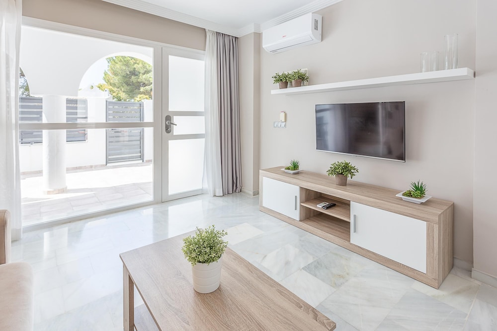 Family Townhome, Multiple Bedrooms, 2 Bathrooms (Marbella Resort 5 Pool Whirlpool)