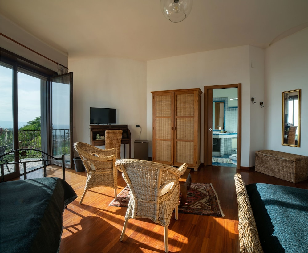 Triple Room, Balcony, Sea View photo 1