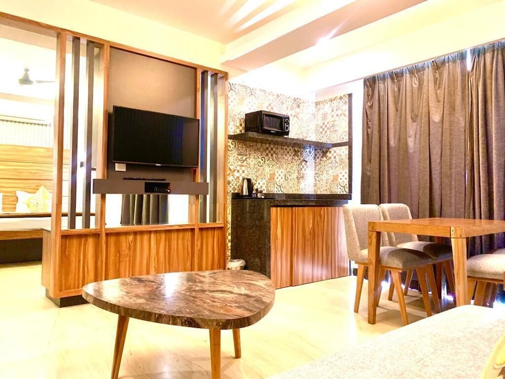 Exclusive Studio Suite photo 1