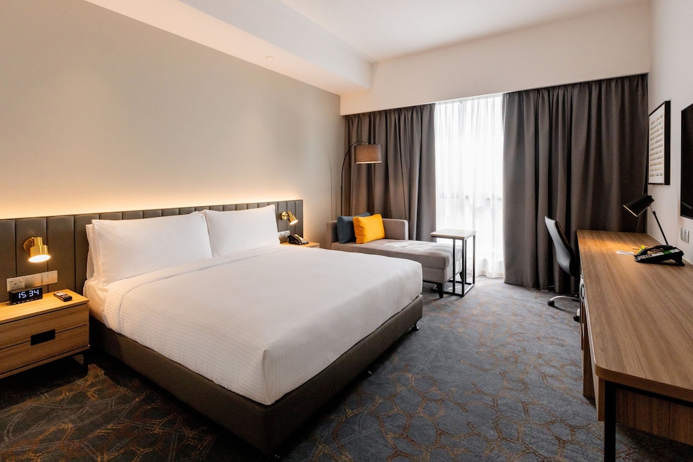 Standard Room, 1 King Bed - Photo 7