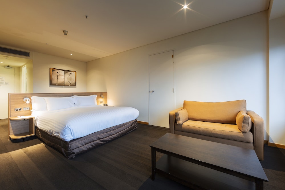 Premium Room, 1 King Bed (Glebe Park View) - Photo 1