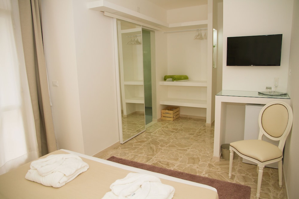 Classic Double Room photo 2