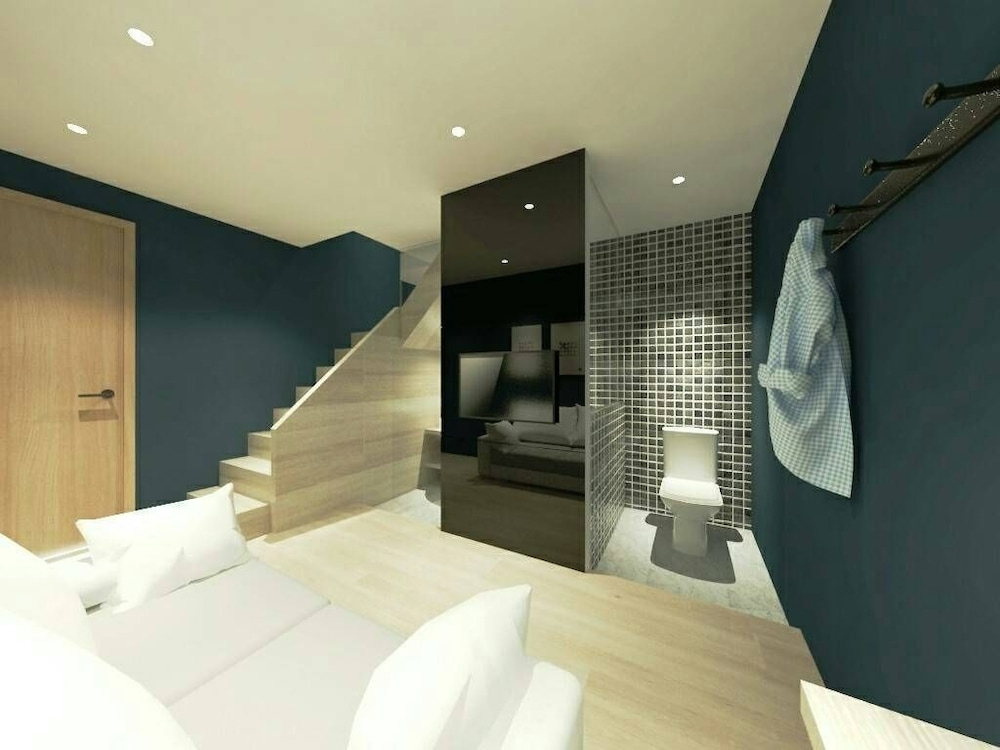 King One Bedroom Garden Apartment Nanhai Wing