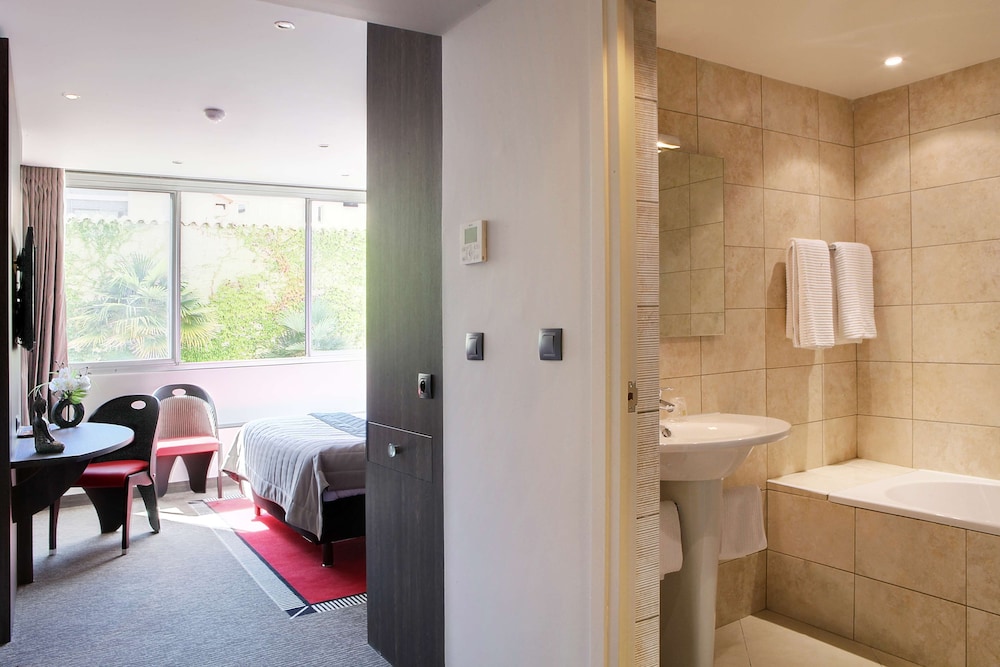 Superior Double Room, Garden View - Photo 7