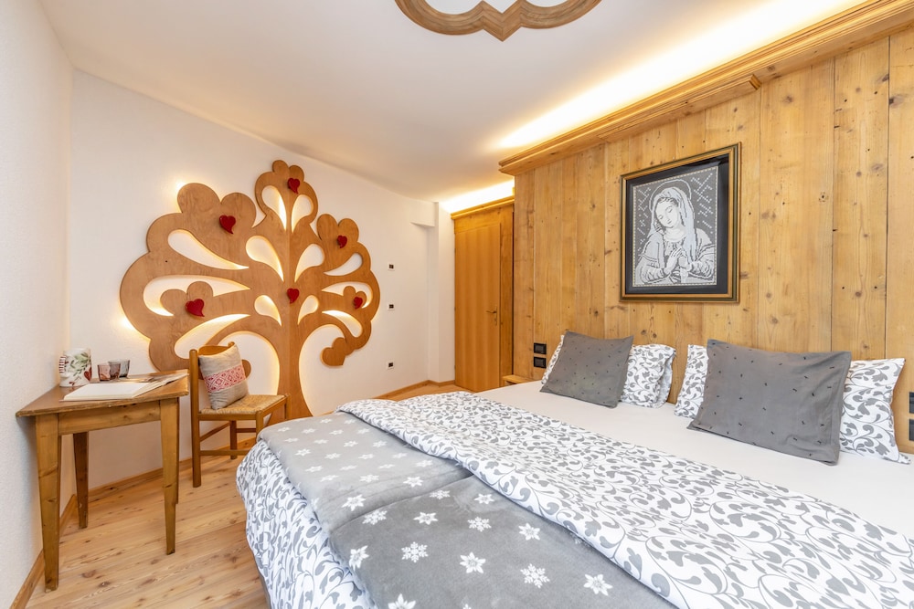 Superior Double Room, Mountain View photo 3