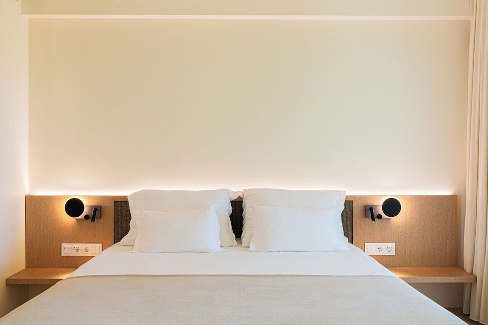 Premium Suite - Photo 7