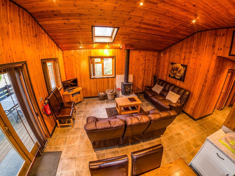 Apartment, Ensuite (and Shared Bathroom)