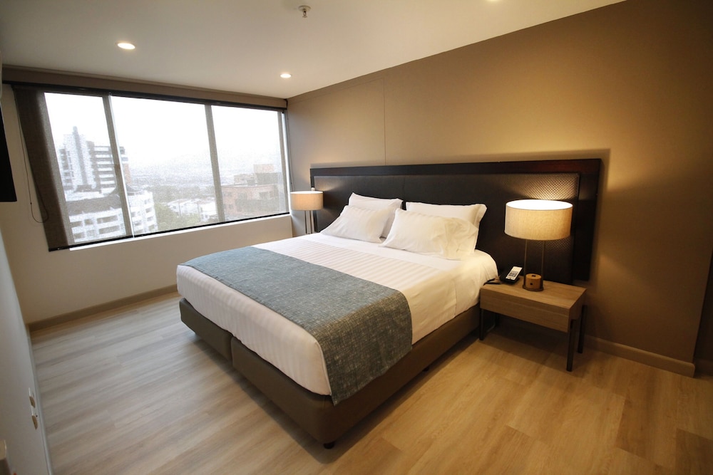 Deluxe Room, 1 Queen Bed (Junior Estelar Queen Apartment) - Photo 1