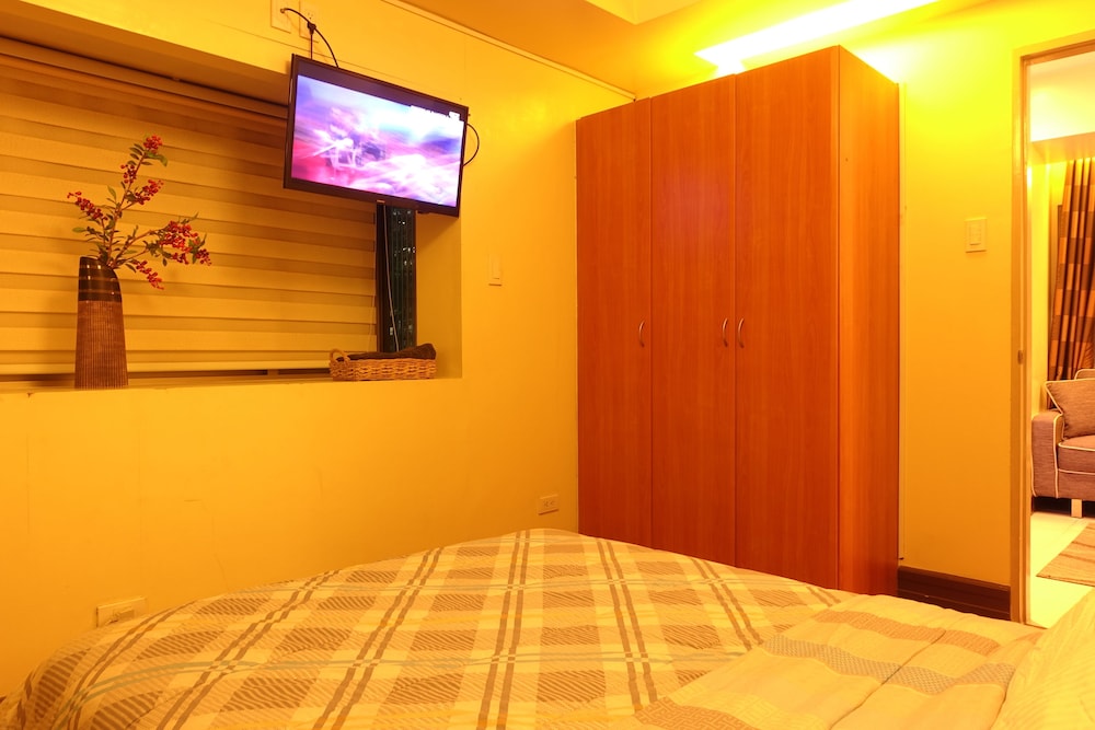 1 Bedroom Condo (17K Tower 1) photo 3