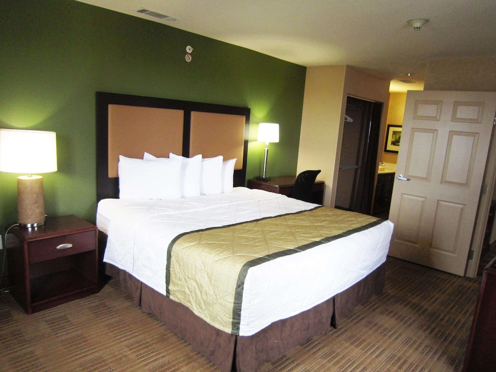 Suite, 1 King Bed with Sofa bed, Non Smoking - Photo 1