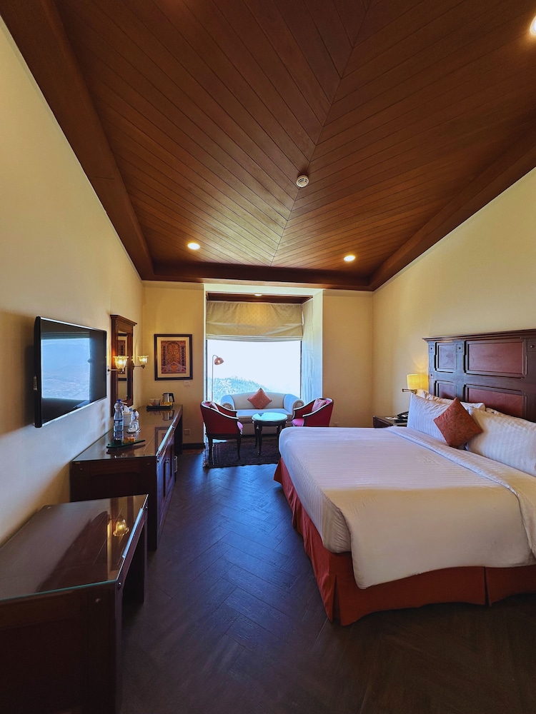 Executive Room, 1 King Bed - Photo 4