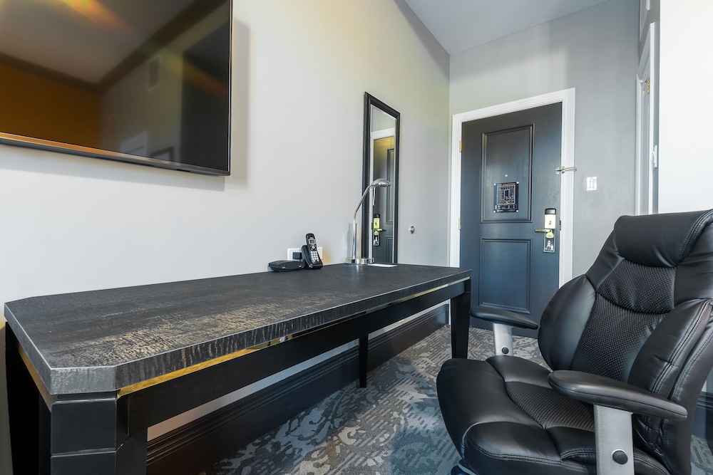 Business Room, 1 Queen Bed - Photo 5