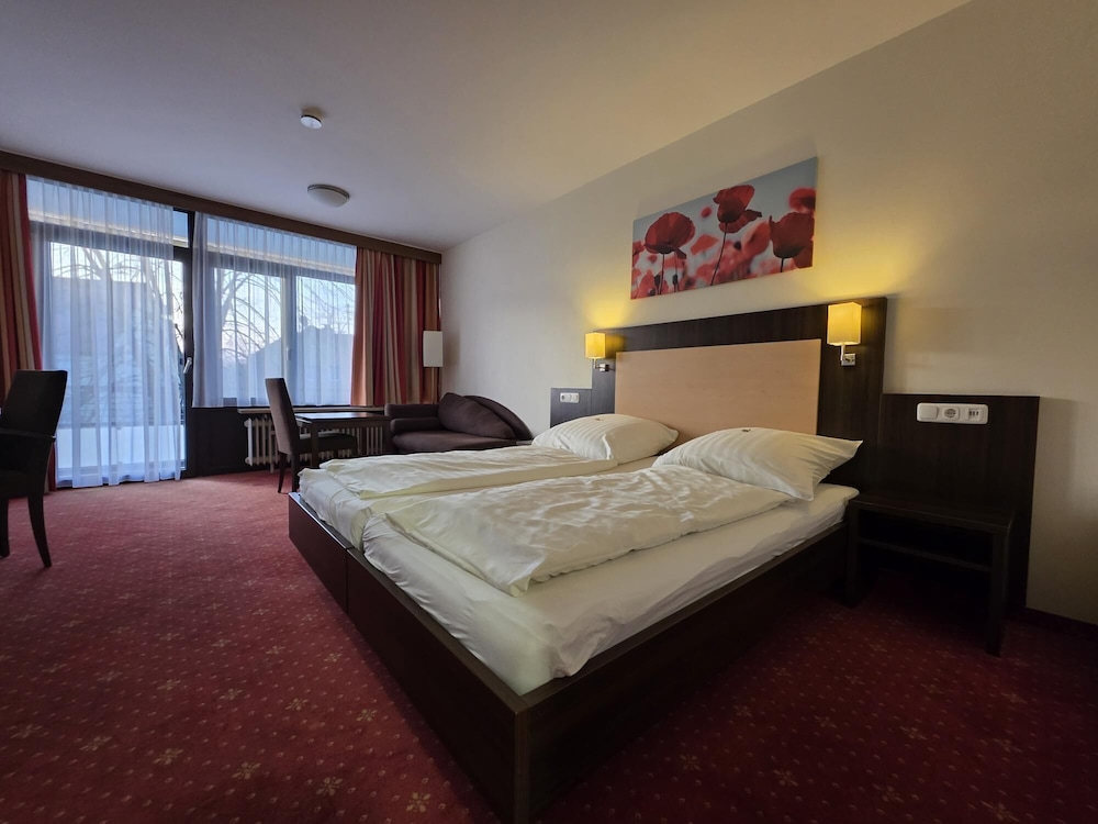 Superior Double Room, Balcony, Garden View