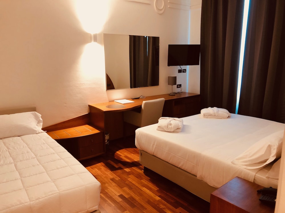 Triple Room - Photo 1