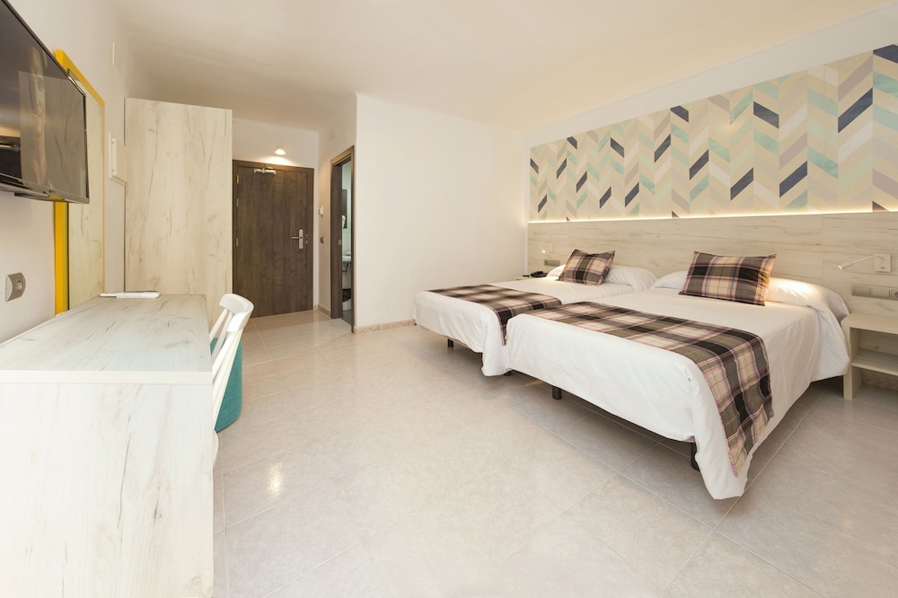 Double Room, 2 Twin Beds photo 2