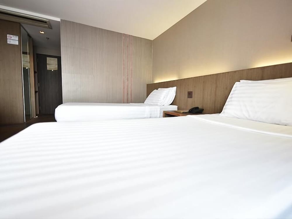 Deluxe Twin Room, Non Smoking, Private Bathroom photo 2