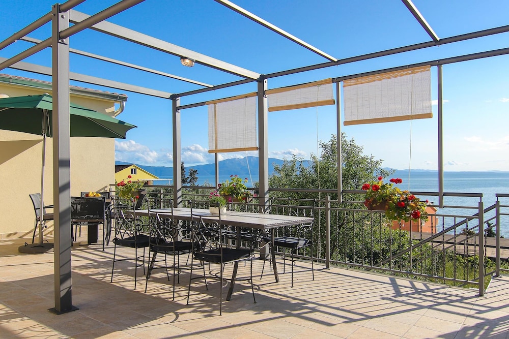 Apartment, 2 Bedrooms, Terrace