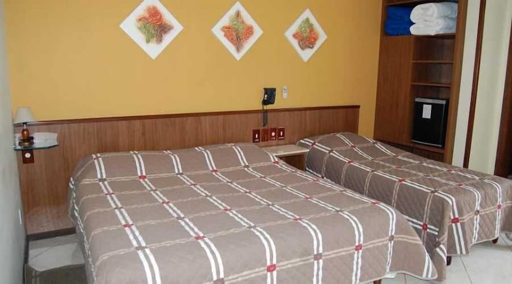 Triple Room, Multiple Beds