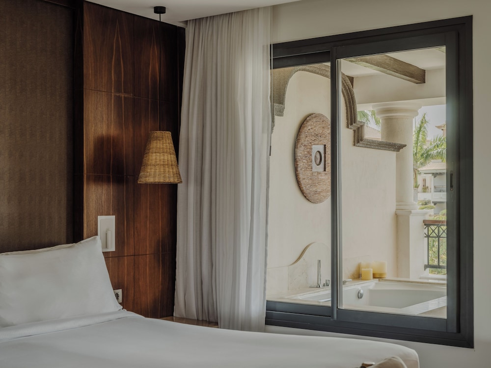 Deluxe Room, Partial Ocean View (Redlevel with Whirlpool) - Photo 9