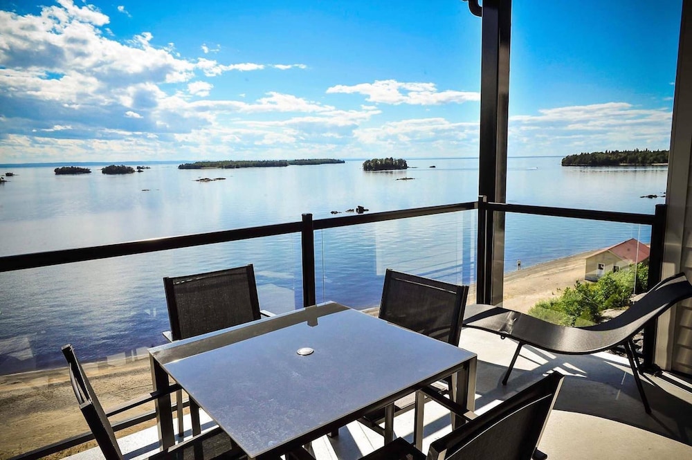 Premium Condo, 2 Bedrooms, Lake View photo 2