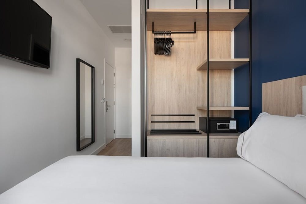 Single Room photo 2