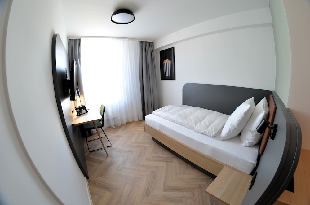 Comfort Single Room, Courtyard View