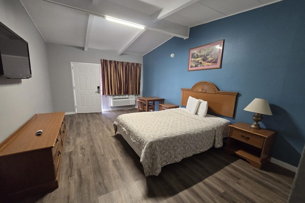 Standard Room, 1 King Bed, Non Smoking