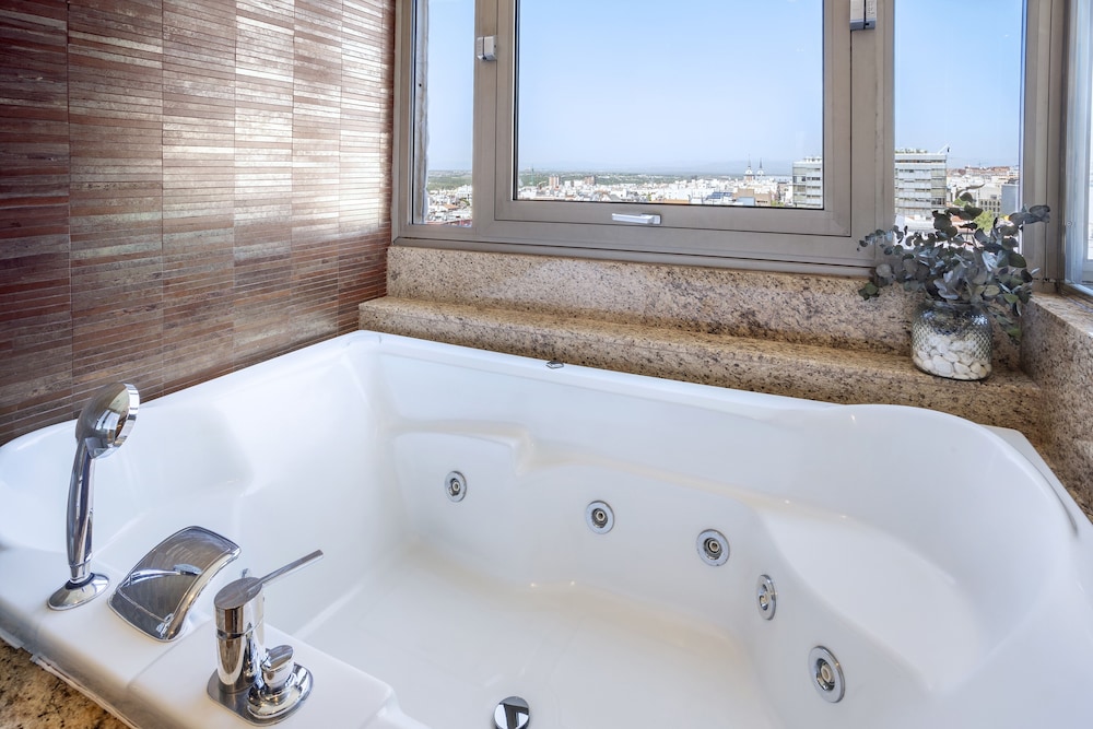 Grand Room (Premium Views - The Level Access) - Photo 9