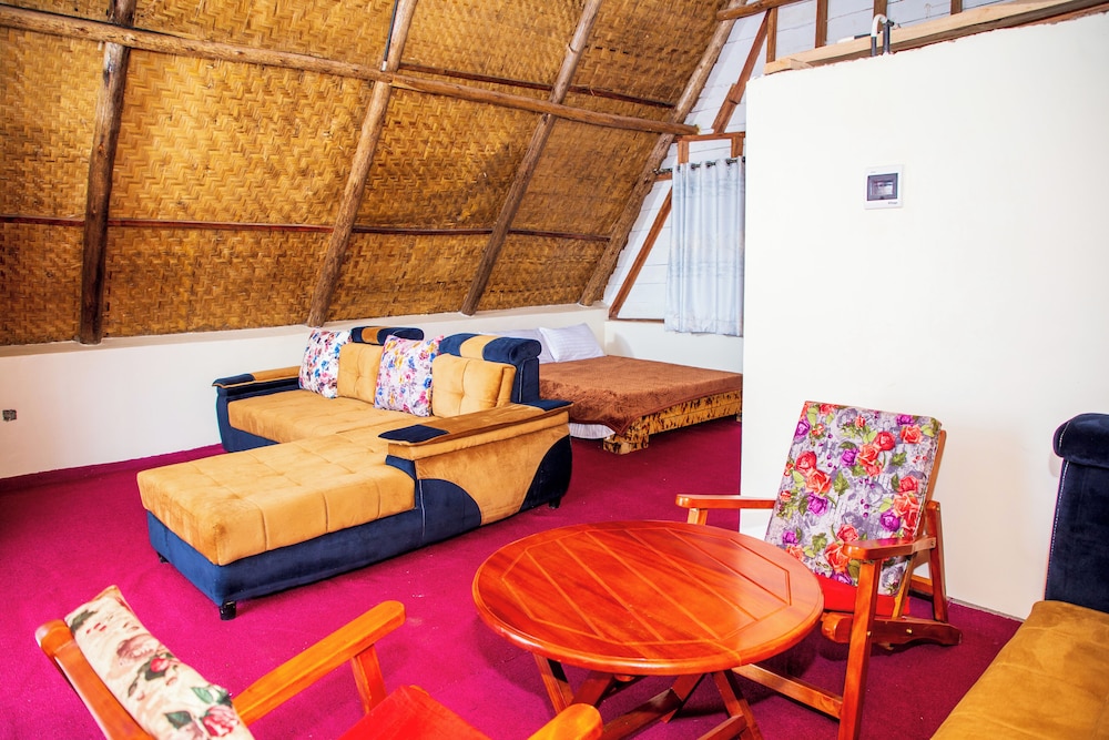 Standard Twin Room, 2 Double Beds, Lake View