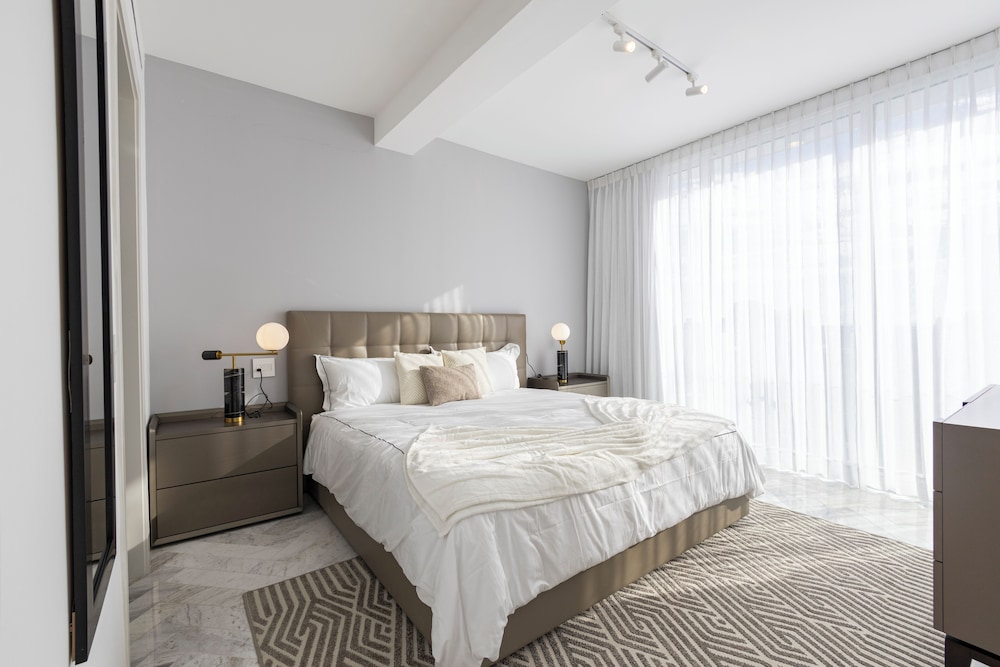 Luxury Apartment, City View photo 1