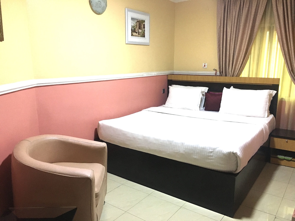 Executive Suite, Non Smoking - Photo 1