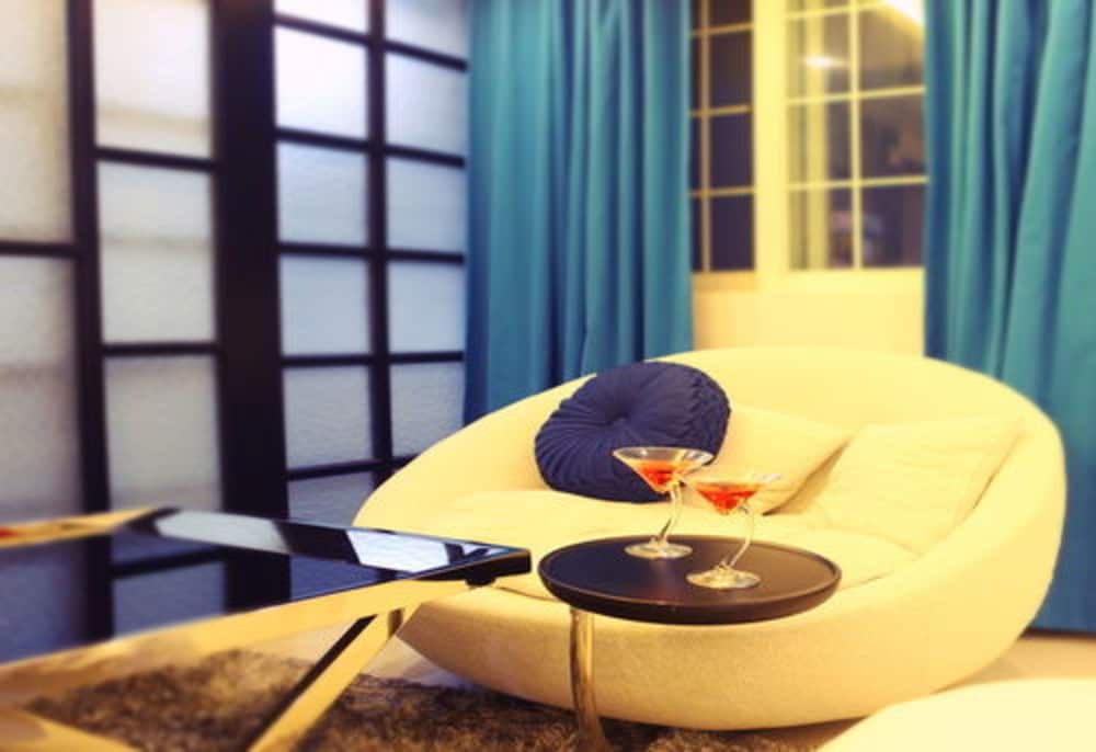 Suite (Lovely) photo 3