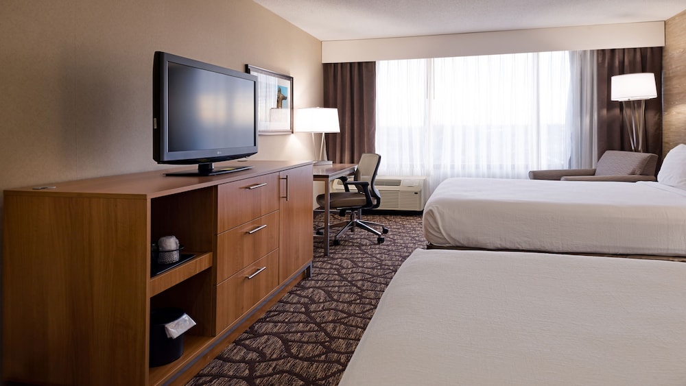 Standard Room, 2 Double Beds, Accessible (Roll-In Shower) - Photo 6
