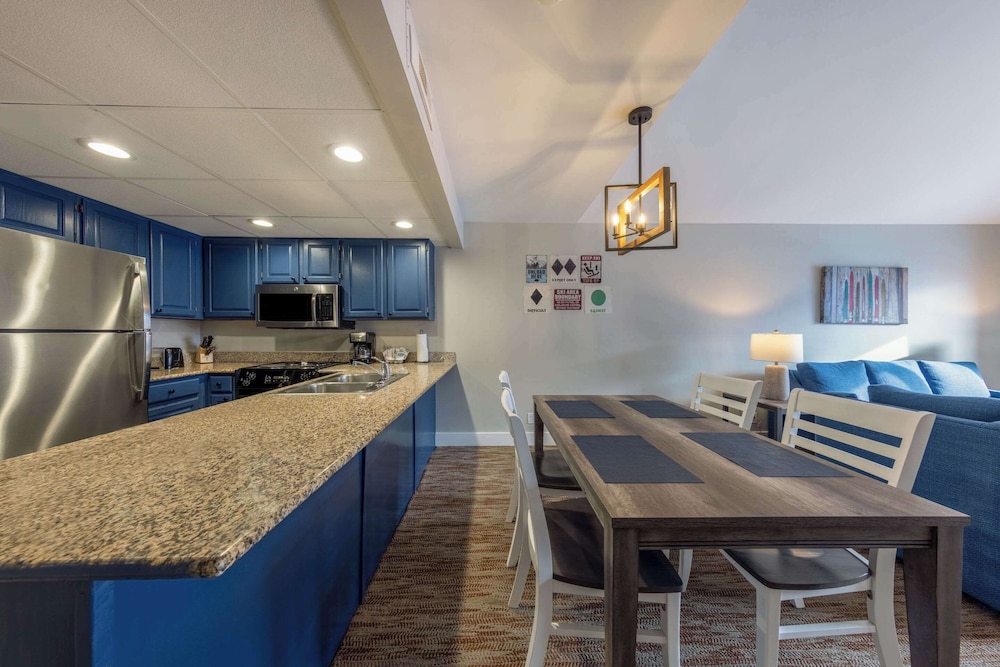 One Bedroom Suite, Accessible - Photo 5