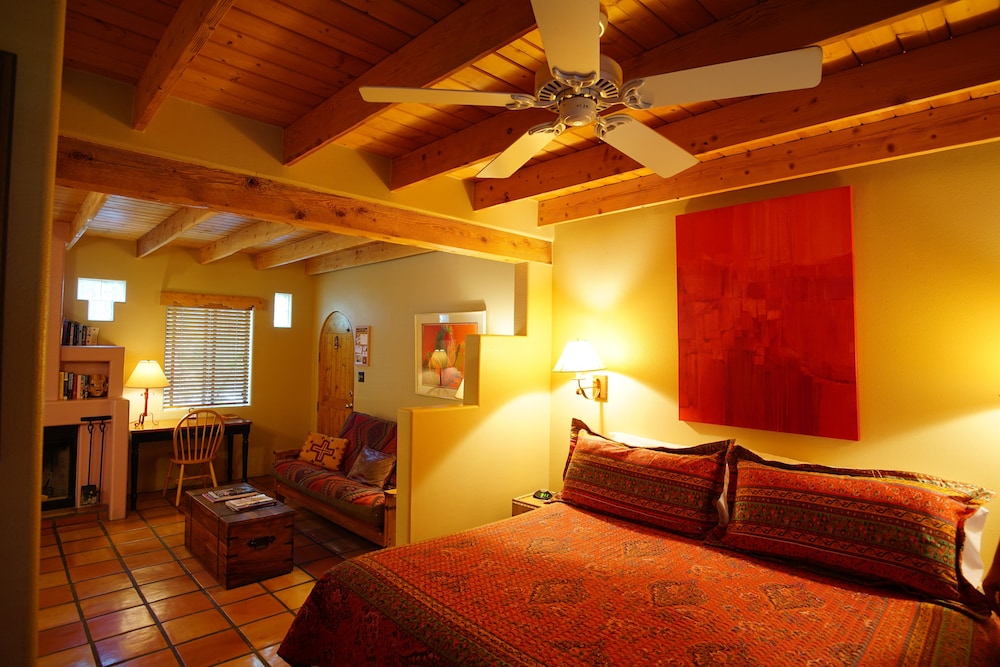 Romantic Suite, 1 King Bed, Garden View, Executive Level photo 1