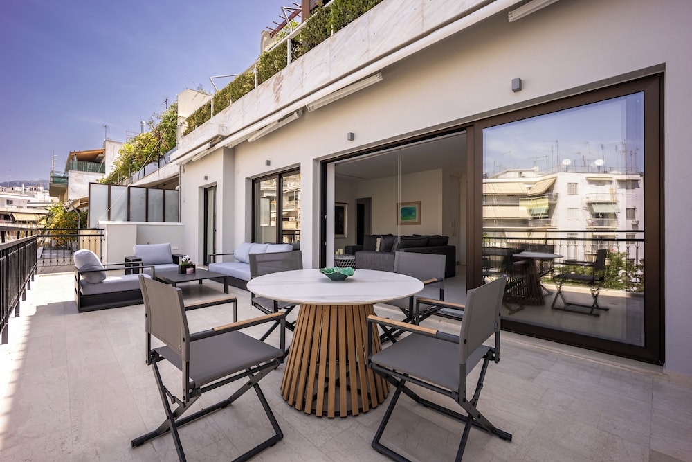 Classic Penthouse, City View